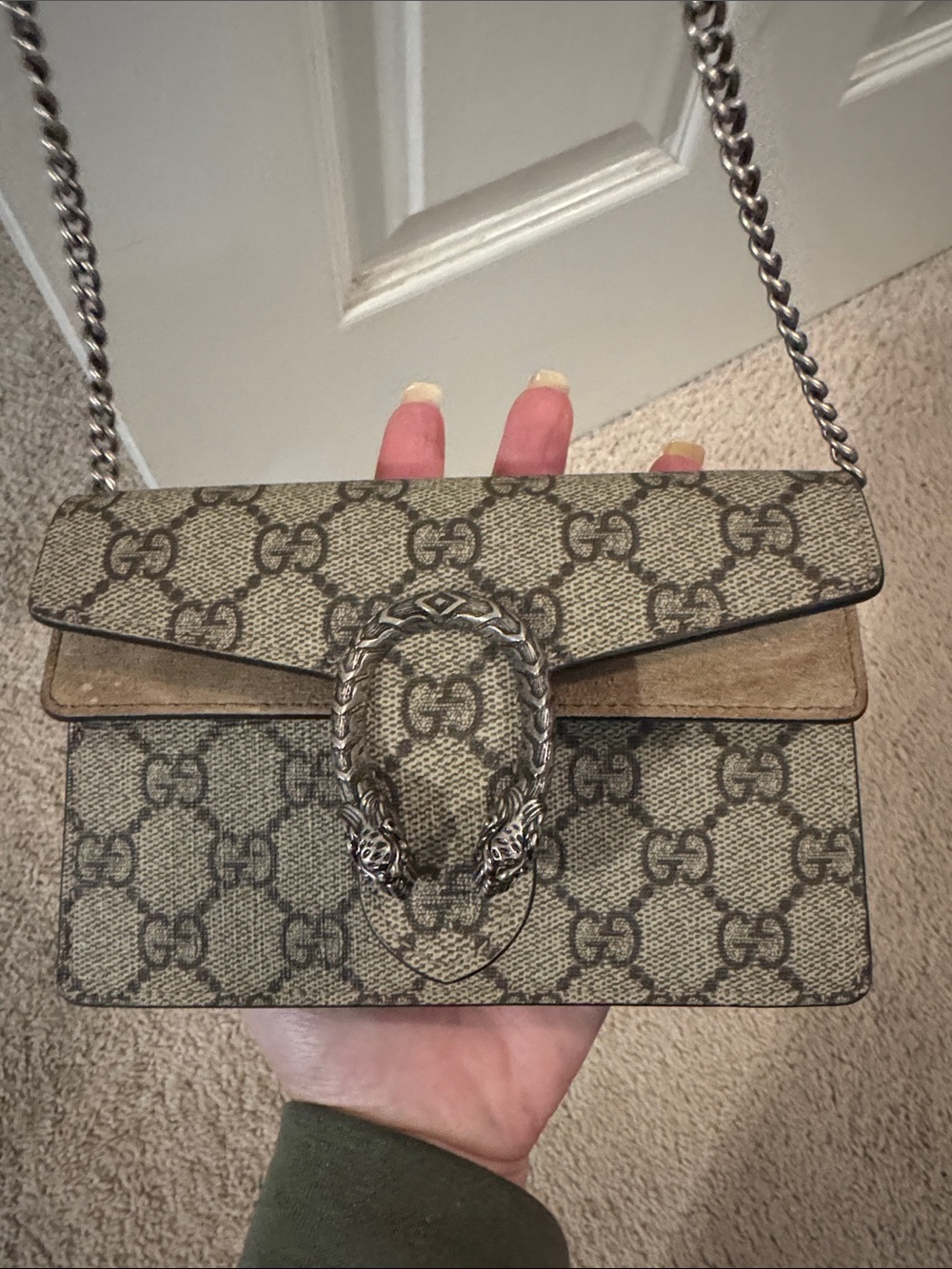 Gucci Beige GG Supreme Crossbody with Silver-Tone Tiger Head - Picture 2 of 3